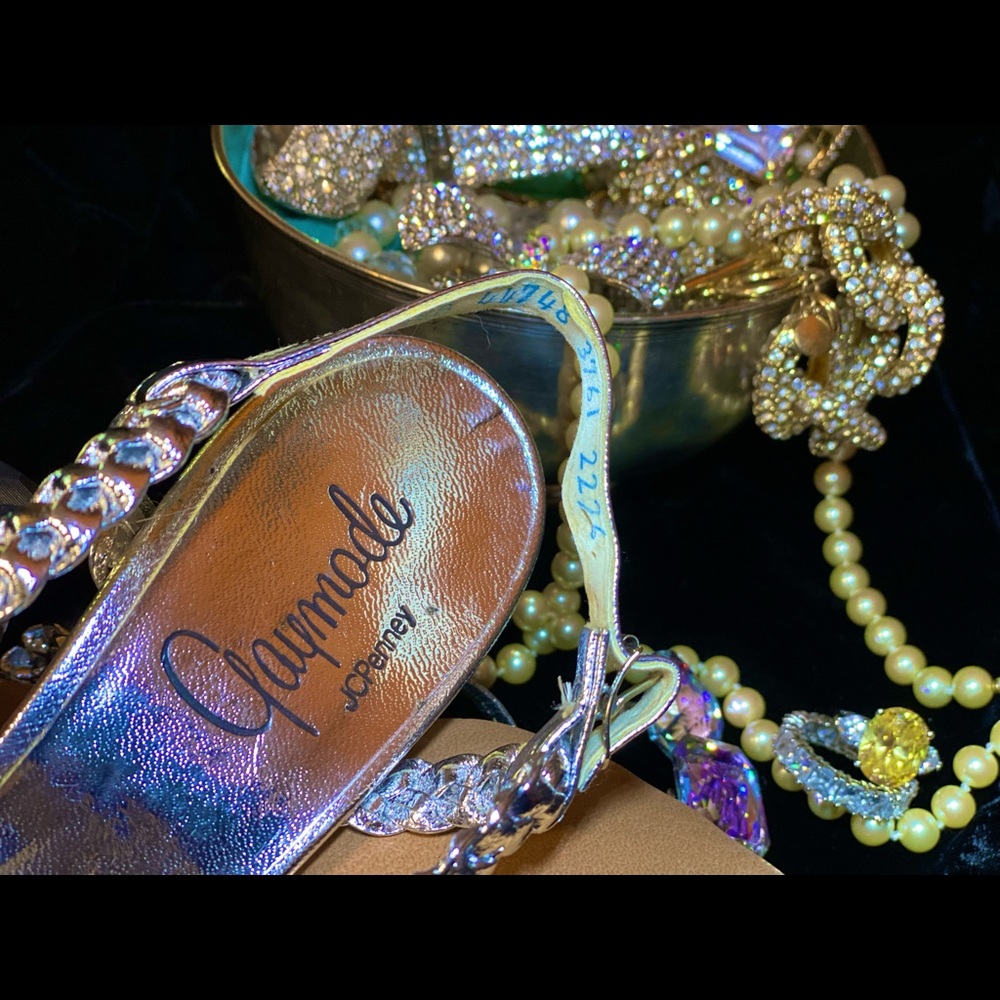 Sandals - Picture 9 of 10